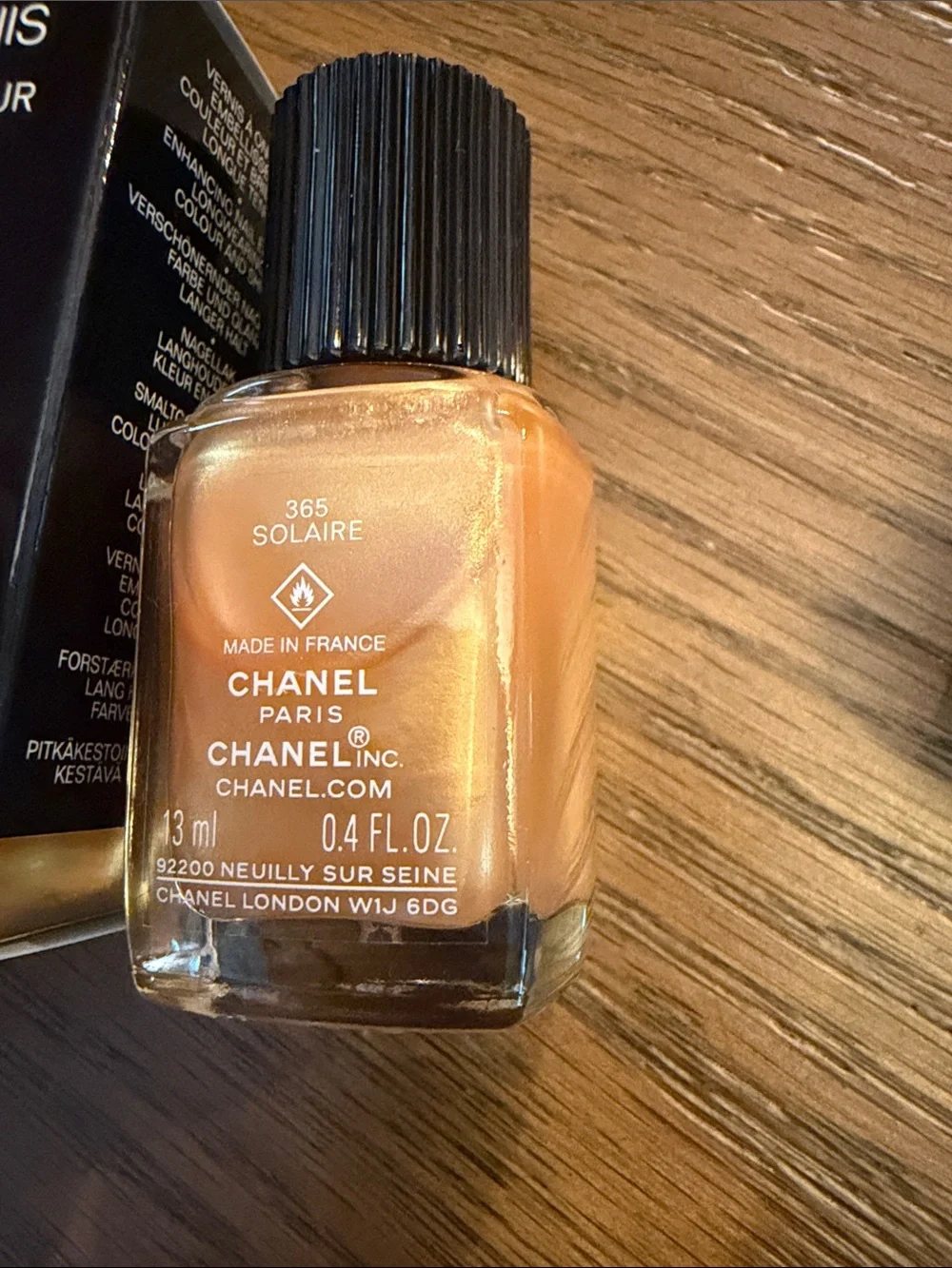 Chanel Solaire 365 Nail Polish Gold New in Box